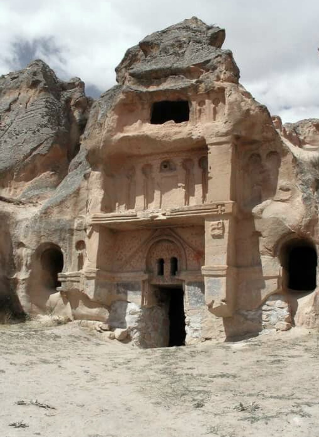 45 Ancient Cities and Buildings That Look Like Sci-fi Movie Sets